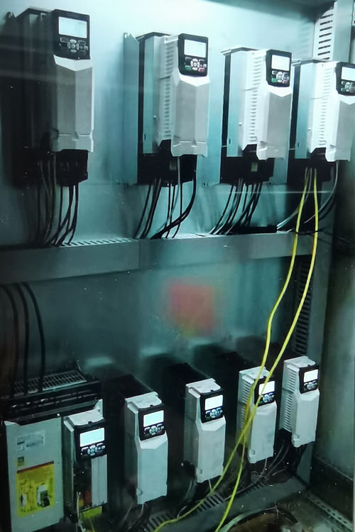 Últimos blogs de la empresa sobre ¿Cómo el motor de frecuencia variable Inomax ahorra más energía para su aplicación?